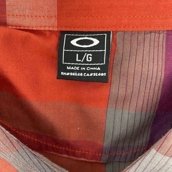 OAKLEY Short Sleeve Button Up‎ Red/Purple Plaid Men's Large - Picture 6 of 7